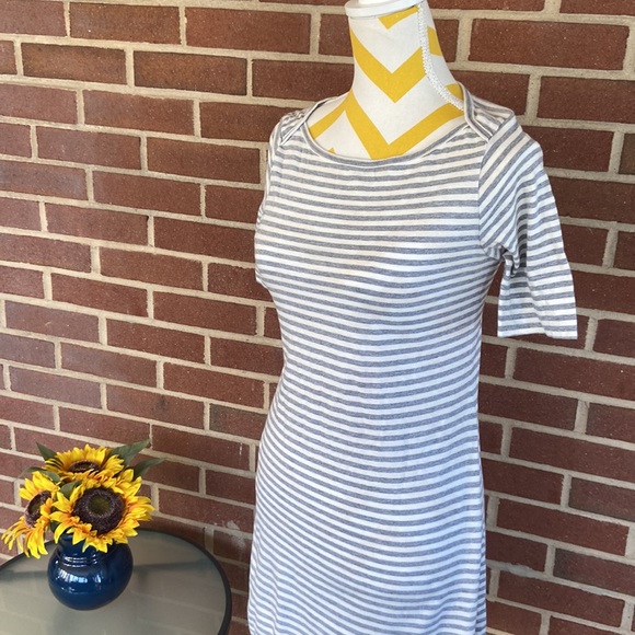 Old Navy Striped Shift Dress - Picture 2 of 9